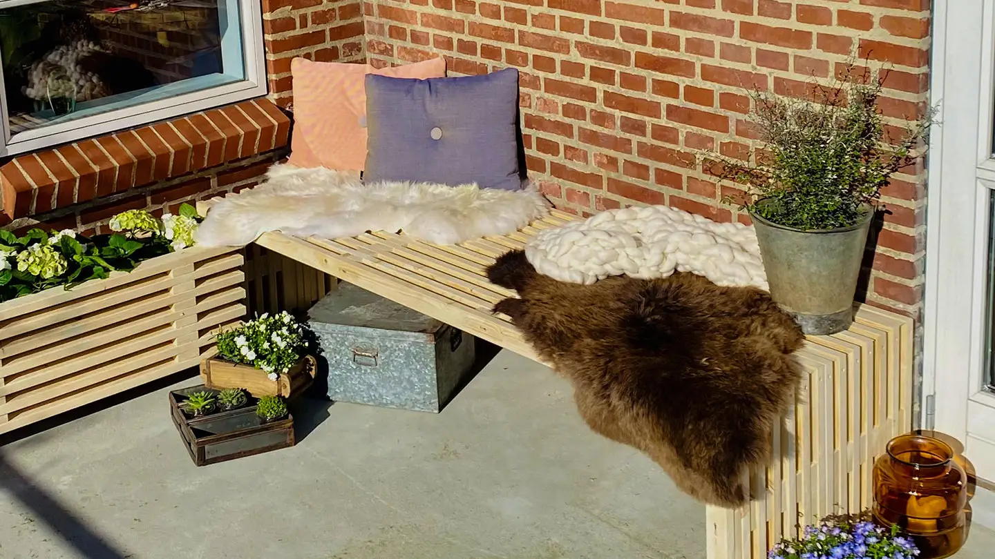 Banc en bois parfait pour une utilisation en extérieur et dans les serres